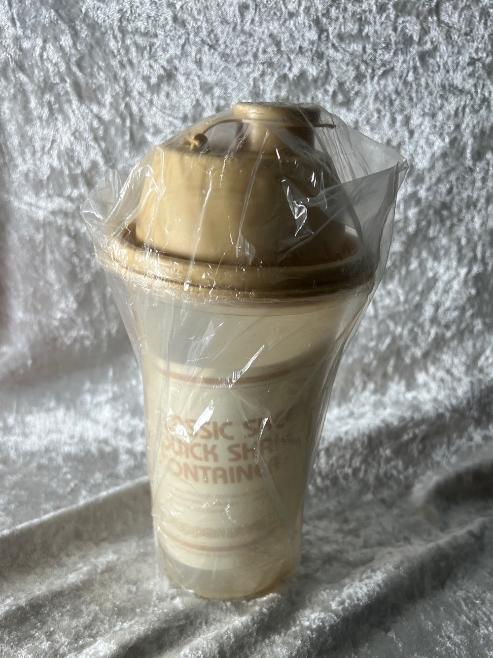 Tupperware Cream Stackable Snack Shaker Container
